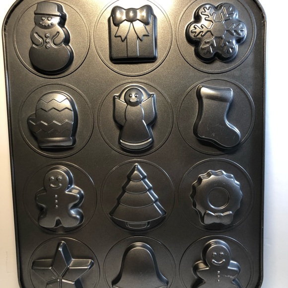 Wilton Cookie Pan Mold Christmas 12 Design Tree Santa Gingerbread Stocking Star - Picture 2 of 9